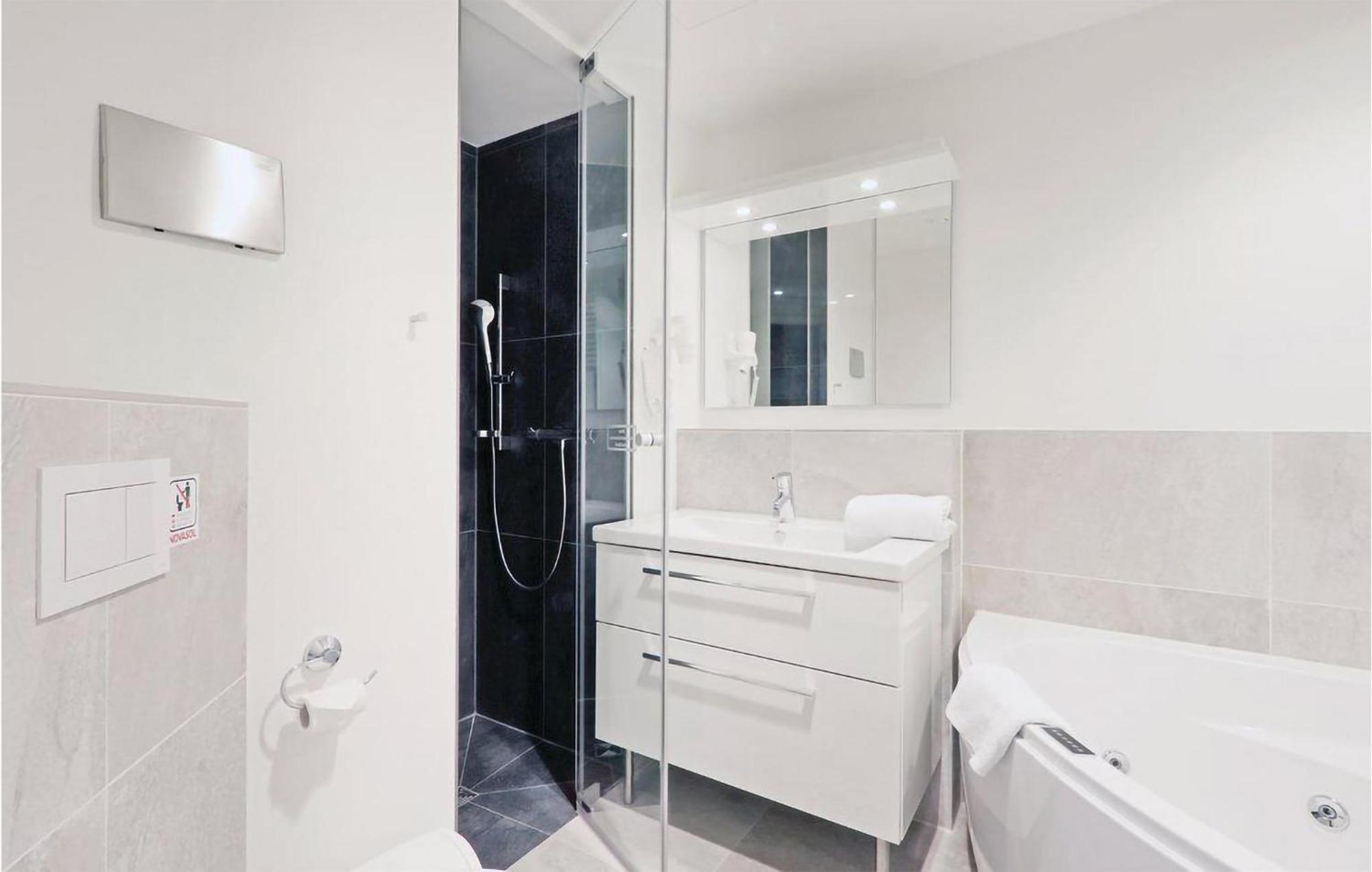 Lovely Apartment In Luebeck Travemuende With Sauna Extérieur photo